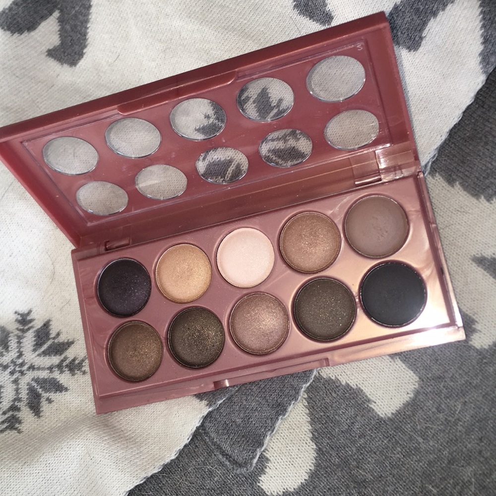 NYX dusk til dawn palette